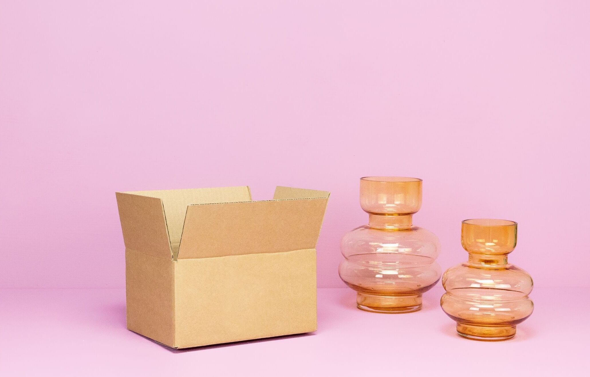 Wellpappe vermittelt durch ihre braune Farbe Natürlichkeit